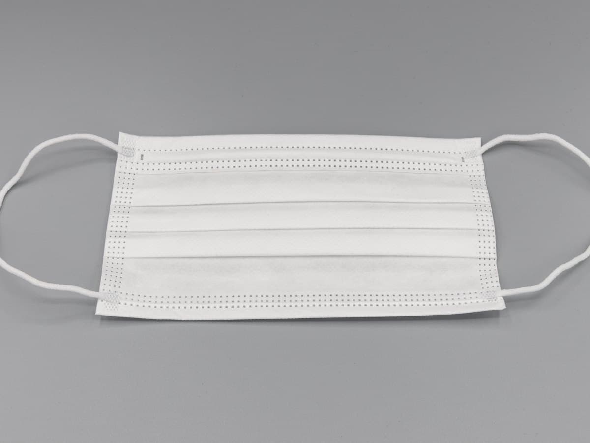 Mascarilla quirúrgica tricapa, caja de 50